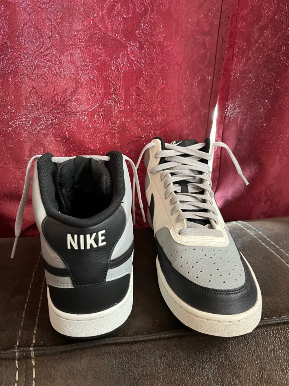 Nike Men’s Low-Top Sneakers in White, Black, and Gray - Picture 3 of 7
